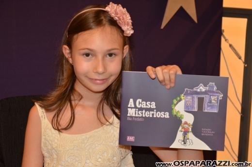 Bia Fedato lança livro A Casa Misteriosa no Vale Sul Shopping