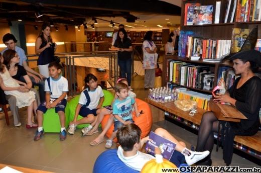 Bia Fedato lança livro A Casa Misteriosa no Vale Sul Shopping