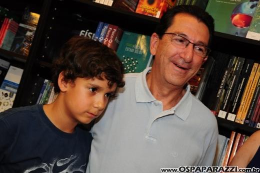 Bia Fedato lança livro A Casa Misteriosa no Vale Sul Shopping