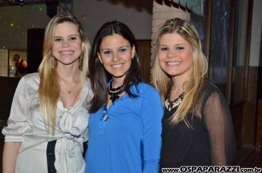 Ana Luiza Porto comemora aniversário surpresa no Haras (Foto: Gilberto Freitas/ OsPaparazzi)