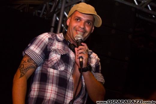 Thiaguinho apresenta-se na Fazenda Coléginho em Jacareí