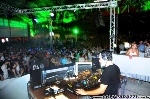 Felguk entre DJs movimenta a noite da Cenário em Jacareí