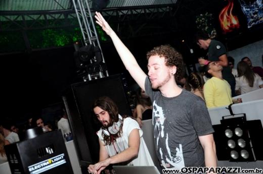 Felguk entre DJs movimenta a noite da Cenário em Jacareí
