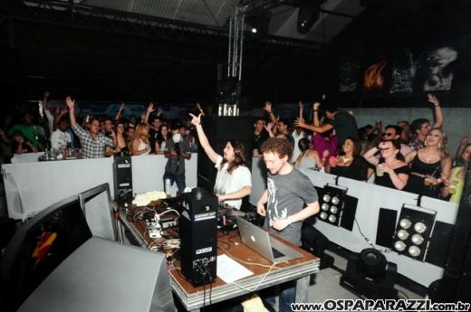 Felguk entre DJs movimenta a noite da Cenário em Jacareí