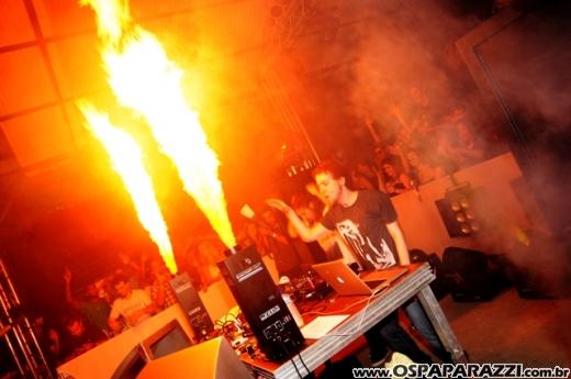 Felguk entre DJs movimenta a noite da Cenário em Jacareí