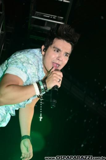 O meteoro Luan Santana faz show na Estância Nativa Sertaneja