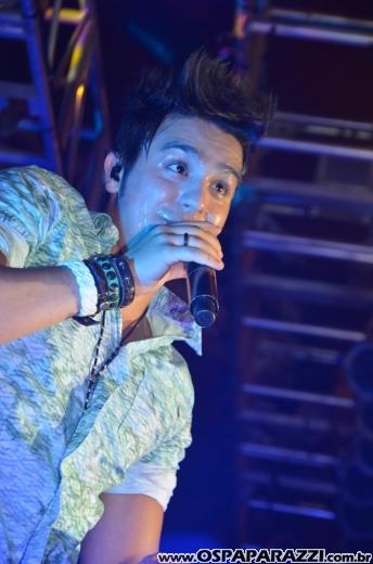 O meteoro Luan Santana faz show na Estância Nativa Sertaneja