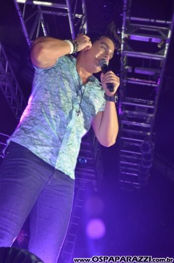 O meteoro Luan Santana faz show na Estância Nativa Sertaneja