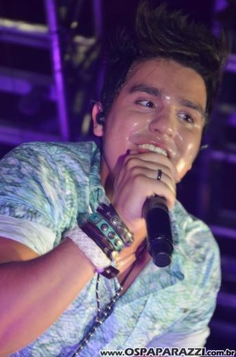 O meteoro Luan Santana faz show na Estância Nativa Sertaneja