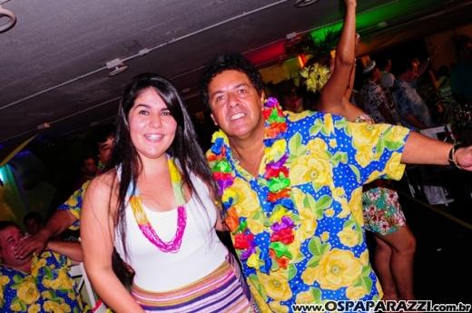 Baile do Hawaí abre os festejos do Carnaval Centenário da AESJ