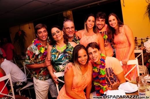 Baile do Hawaí abre os festejos do Carnaval Centenário da AESJ