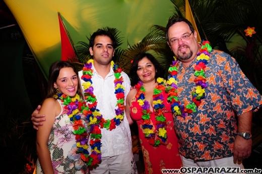 Baile do Hawaí abre os festejos do Carnaval Centenário da AESJ