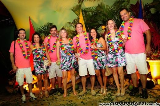 Baile do Hawaí abre os festejos do Carnaval Centenário da AESJ
