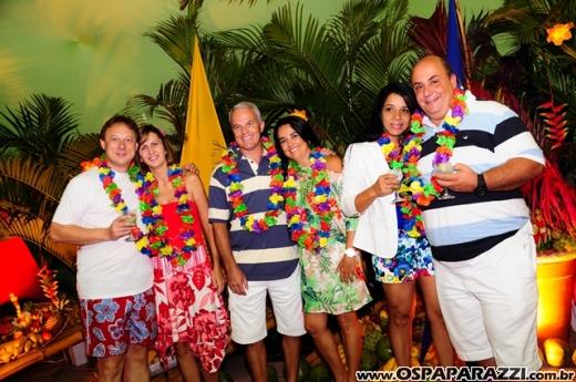 Baile do Hawaí abre os festejos do Carnaval Centenário da AESJ