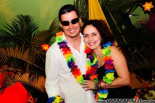 Baile do Hawaí abre os festejos do Carnaval Centenário da AESJ