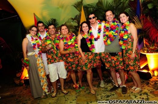 Baile do Hawaí abre os festejos do Carnaval Centenário da AESJ