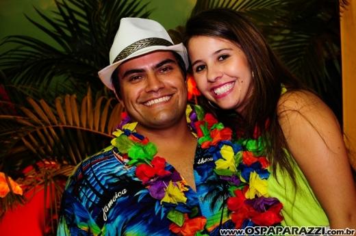 Baile do Hawaí abre os festejos do Carnaval Centenário da AESJ