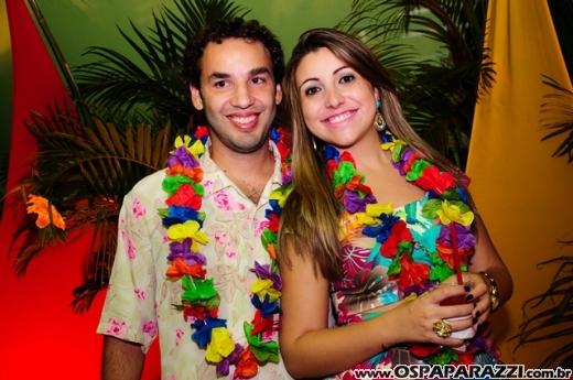 Baile do Hawaí abre os festejos do Carnaval Centenário da AESJ