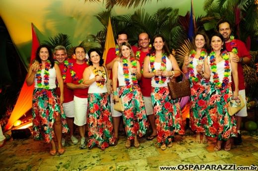 Baile do Hawaí abre os festejos do Carnaval Centenário da AESJ