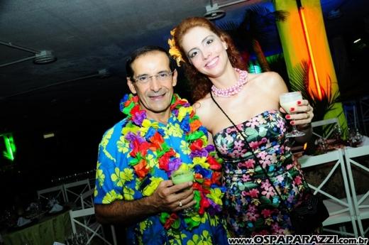 Baile do Hawaí abre os festejos do Carnaval Centenário da AESJ
