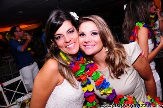 Baile do Hawaí abre os festejos do Carnaval Centenário da AESJ