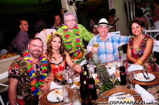 Baile do Hawaí abre os festejos do Carnaval Centenário da AESJ