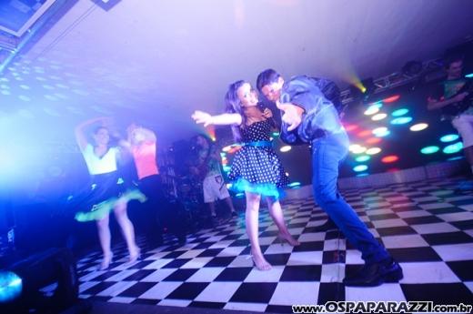 Baile do Hawaí abre os festejos do Carnaval Centenário da AESJ