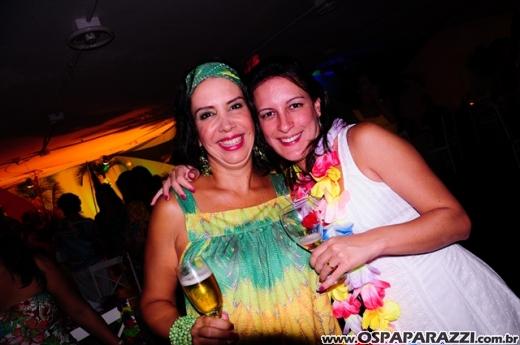 Baile do Hawaí abre os festejos do Carnaval Centenário da AESJ