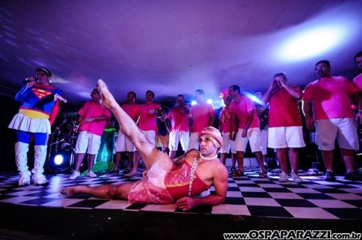 Baile do Hawaí abre os festejos do Carnaval Centenário da AESJ