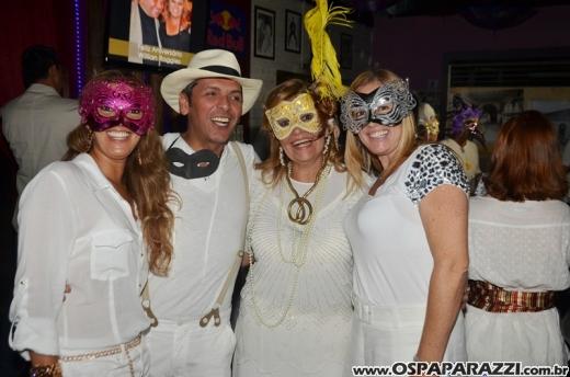 White Fashion Willian Roggles é festa de aniversário badalada