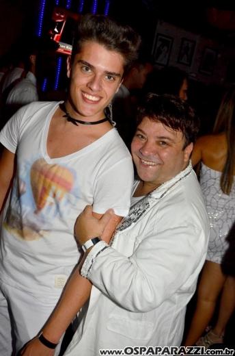 White Fashion Willian Roggles é festa de aniversário badalada