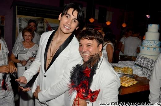 White Fashion Willian Roggles é festa de aniversário badalada