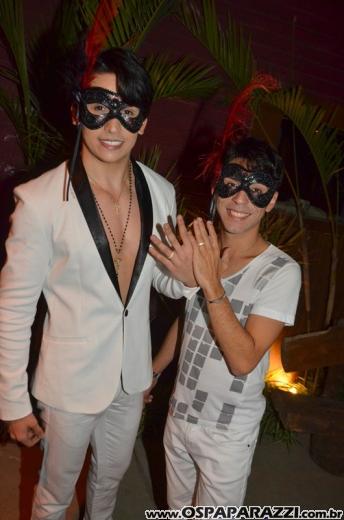 White Fashion Willian Roggles é festa de aniversário badalada