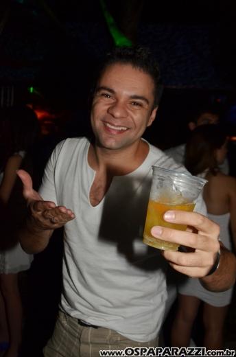 White Fashion Willian Roggles é festa de aniversário badalada