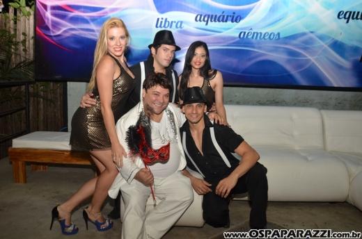 White Fashion Willian Roggles é festa de aniversário badalada