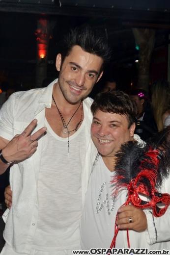 White Fashion Willian Roggles é festa de aniversário badalada