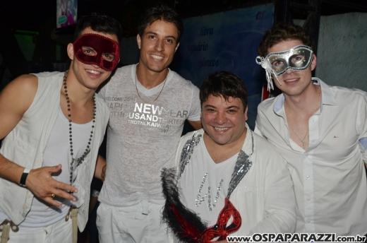 White Fashion Willian Roggles é festa de aniversário badalada