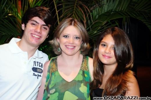 Patricia Couto recebe parabéns no SantOnofre Boteco Bistrô