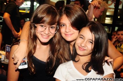 Patricia Couto recebe parabéns no SantOnofre Boteco Bistrô