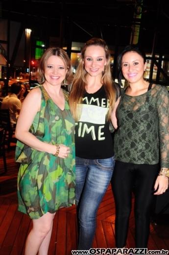 Patricia Couto recebe parabéns no SantOnofre Boteco Bistrô