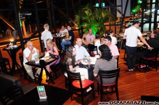 Patricia Couto recebe parabéns no SantOnofre Boteco Bistrô