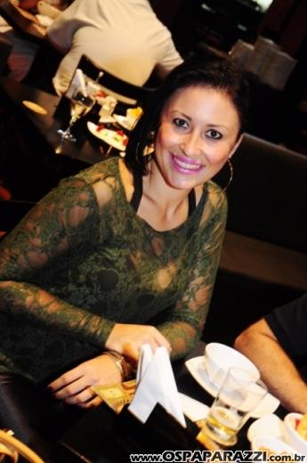 Patricia Couto recebe parabéns no SantOnofre Boteco Bistrô