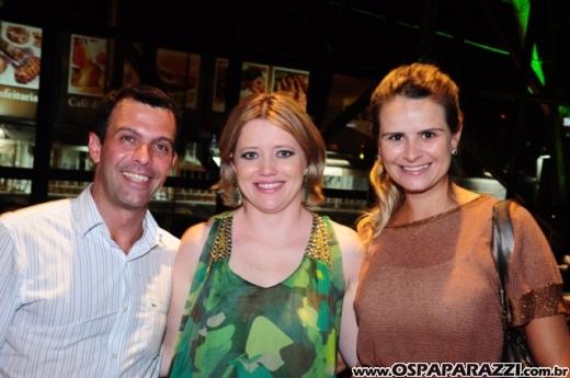 Patricia Couto recebe parabéns no SantOnofre Boteco Bistrô