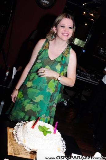 Patricia Couto recebe parabéns no SantOnofre Boteco Bistrô