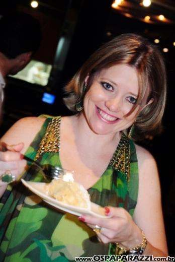 Patricia Couto recebe parabéns no SantOnofre Boteco Bistrô