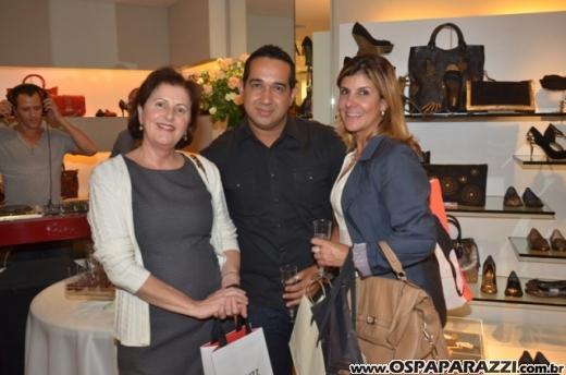 Arezzo lança nova coleção 2013 no Center Vale Shopping