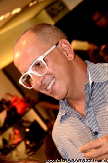 Arezzo lança nova coleção 2013 no Center Vale Shopping