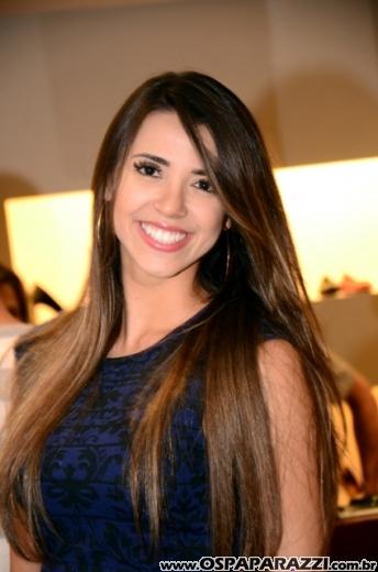Arezzo lança nova coleção 2013 no Center Vale Shopping