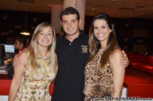 Dani Montuori canta em prol do GACC em São José Campos