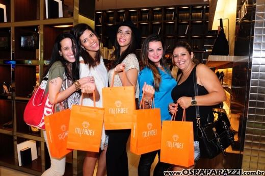 Rafael Gregório lança no Center Vale Shopping a nova coleção 2013 de calçados e acessórios da My Shoes